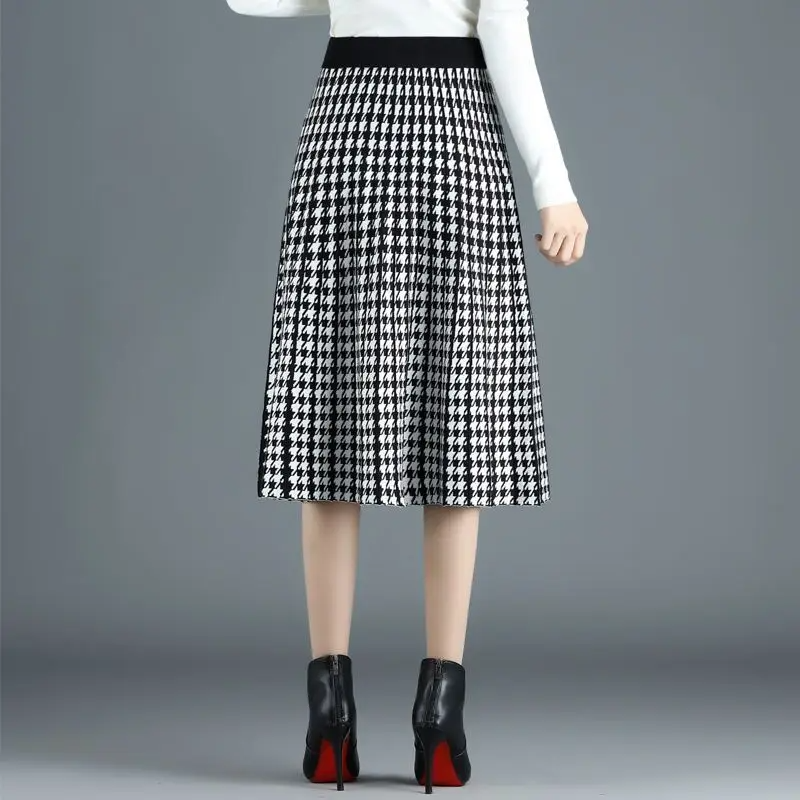Fiona | Women’s Houndstooth Midi Skirt