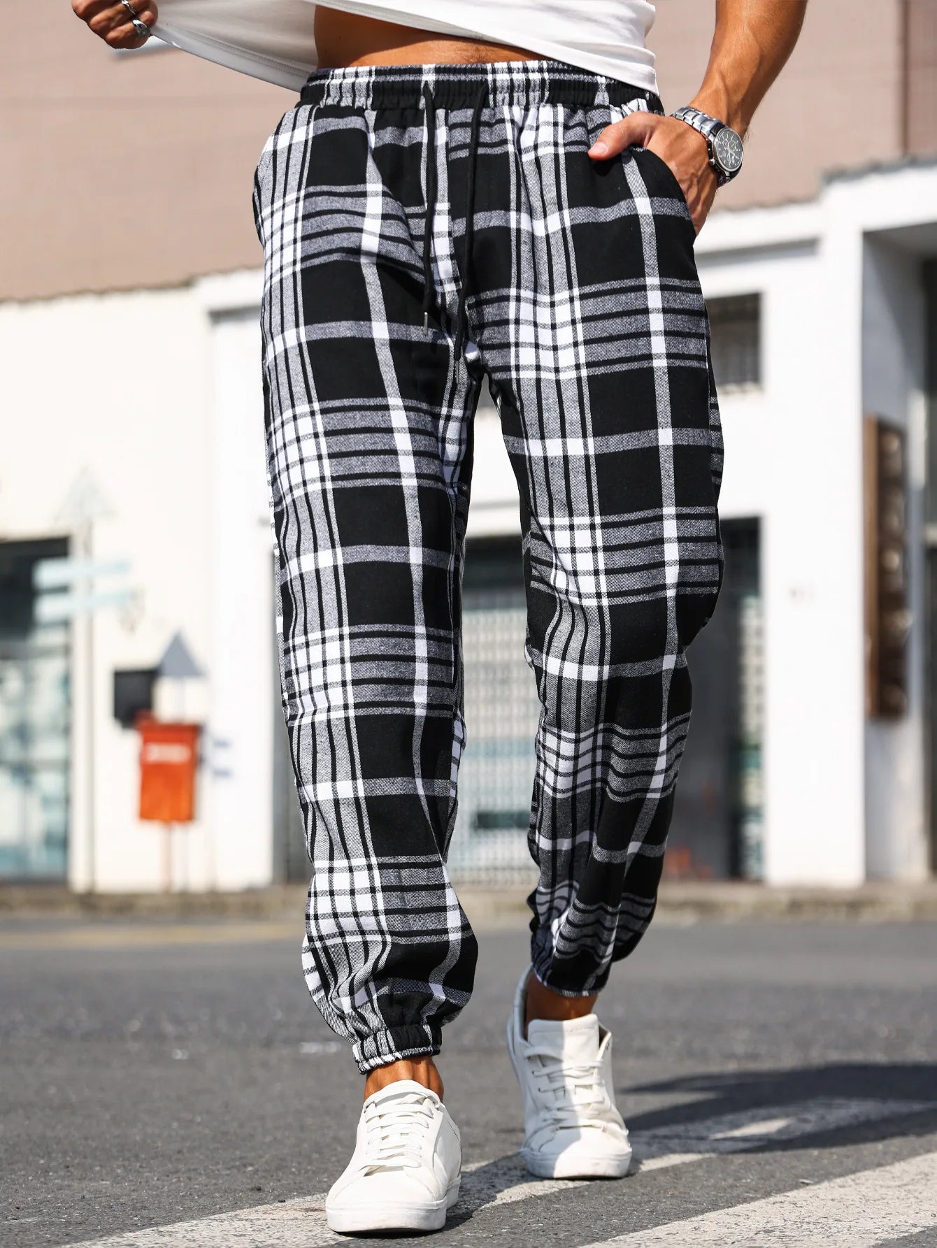 Grayson | Men’s Plaid Tapered Casual Trousers